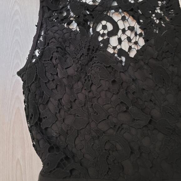 Tea & Cup Lace Eyelet Clasp Open Back Shorts Romper -Size: M - Picture 2 of 10